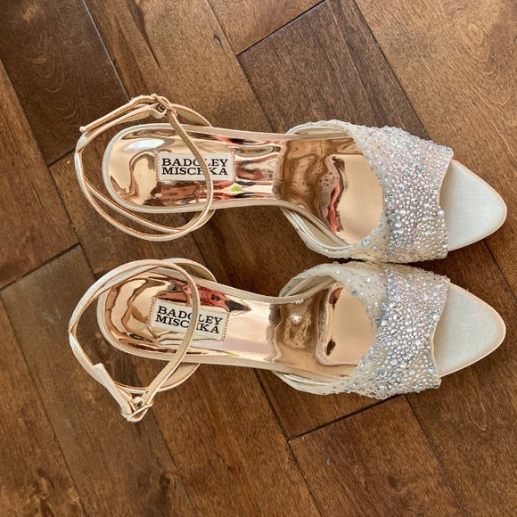 Badgley Mischka Cameryn Heels - Picture 2 of 7